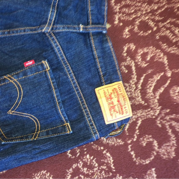 Levi's Dark Blue woman’s Jean capris with slit inside. - new or like new - Picture 6 of 10